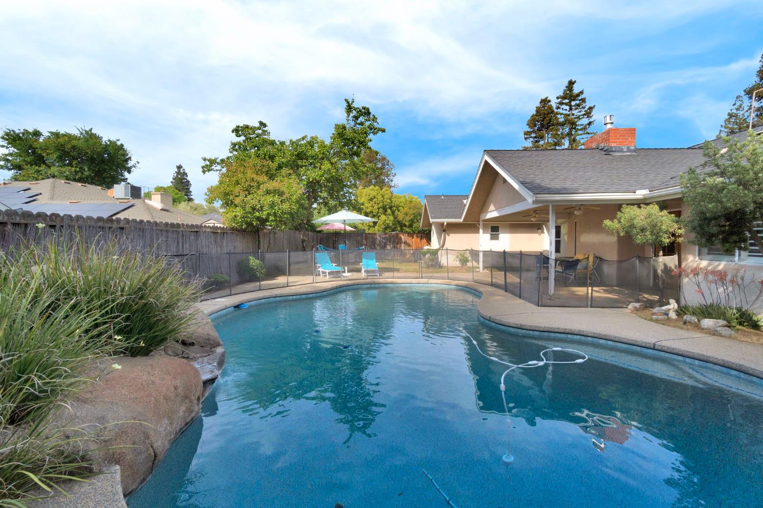 1367 E Decatur Ave, Fresno, CA 93720