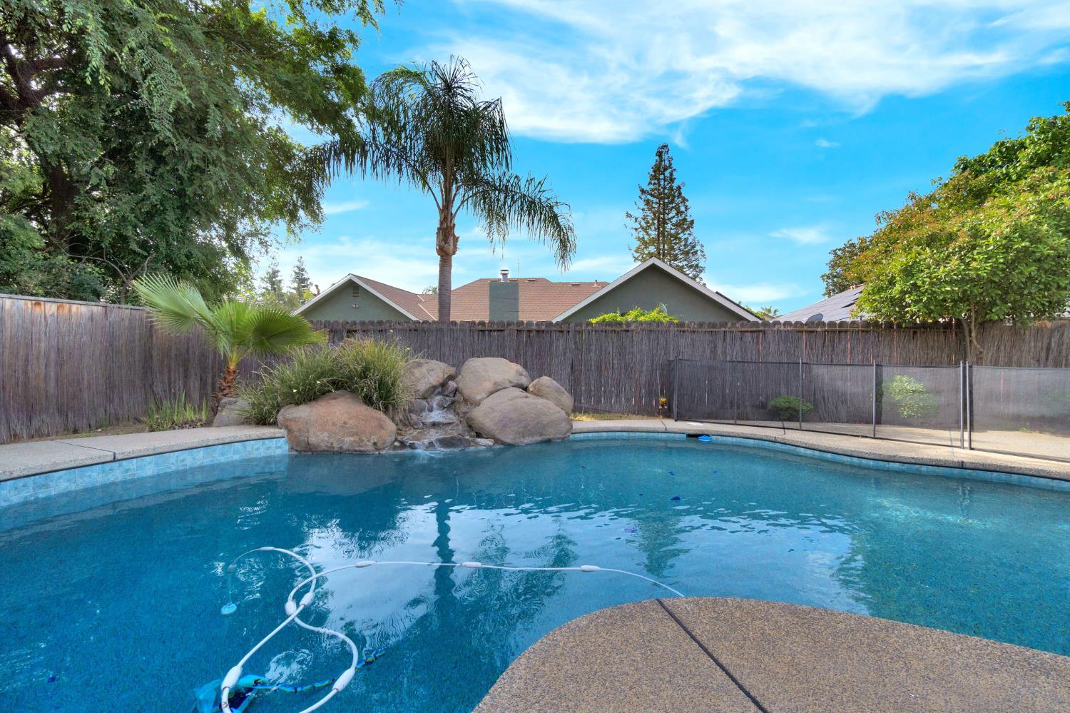 1367 E Decatur Ave, Fresno, CA 93720