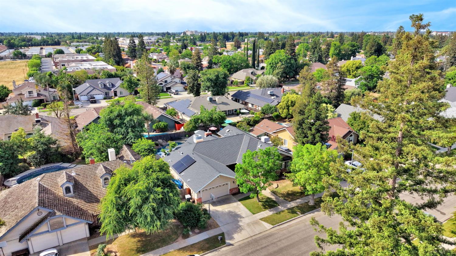 1367 E Decatur Ave, Fresno, CA 93720