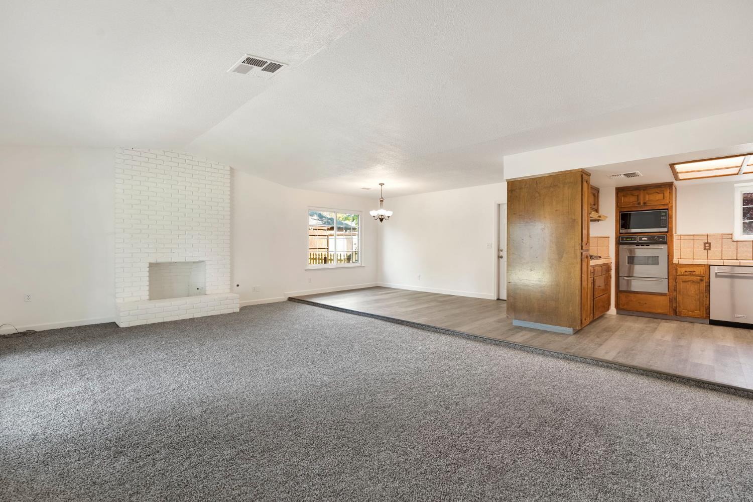 778 W Polson Ave, Clovis, CA 93612