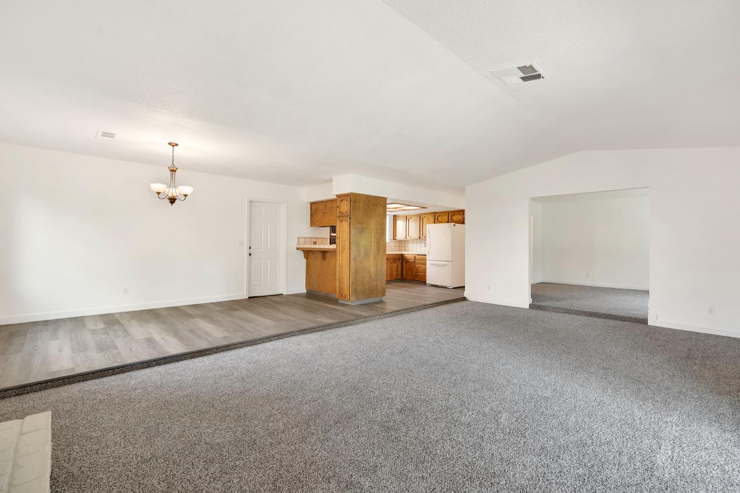 778 W Polson Ave, Clovis, CA 93612