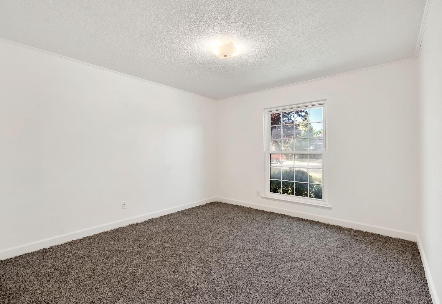 778 W Polson Ave, Clovis, CA 93612