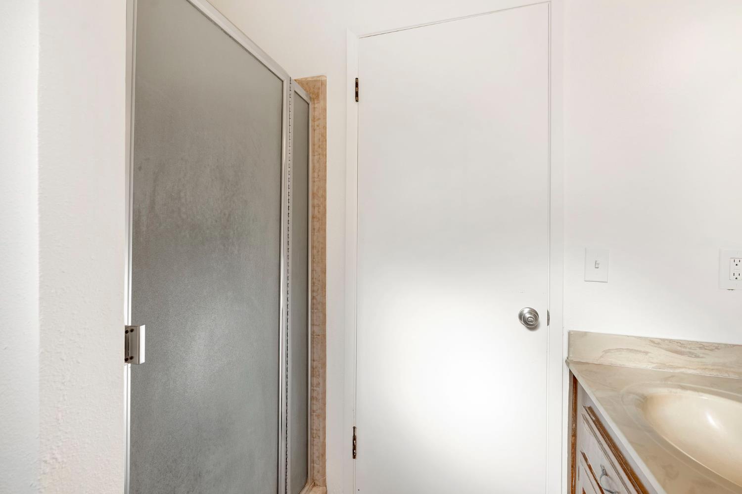 778 W Polson Ave, Clovis, CA 93612