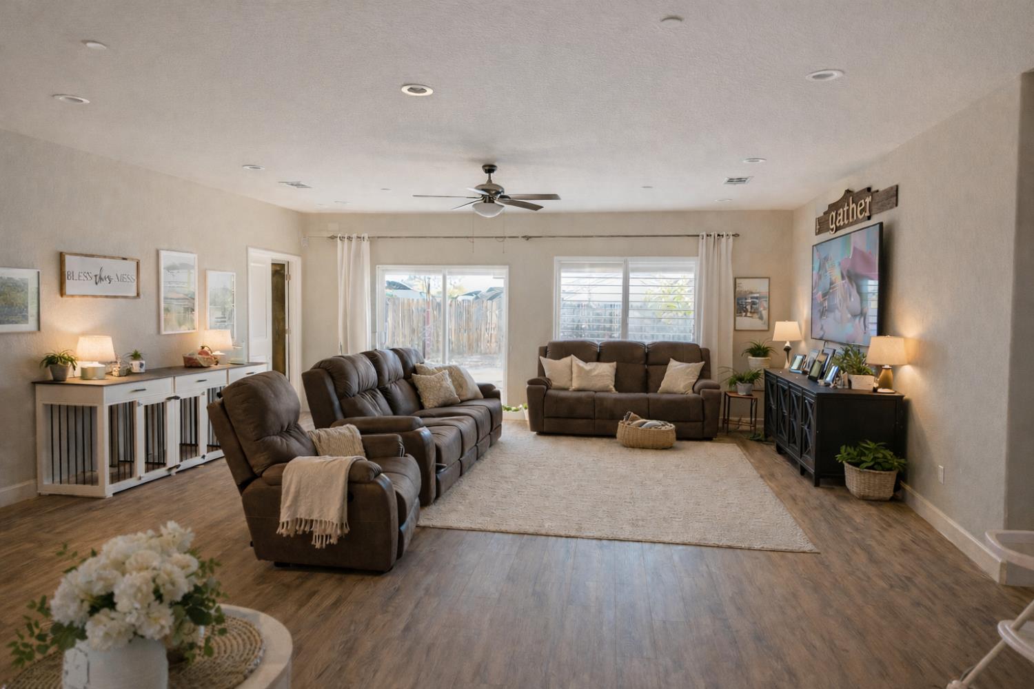 414 Tule Ave, Woodlake, CA 93286