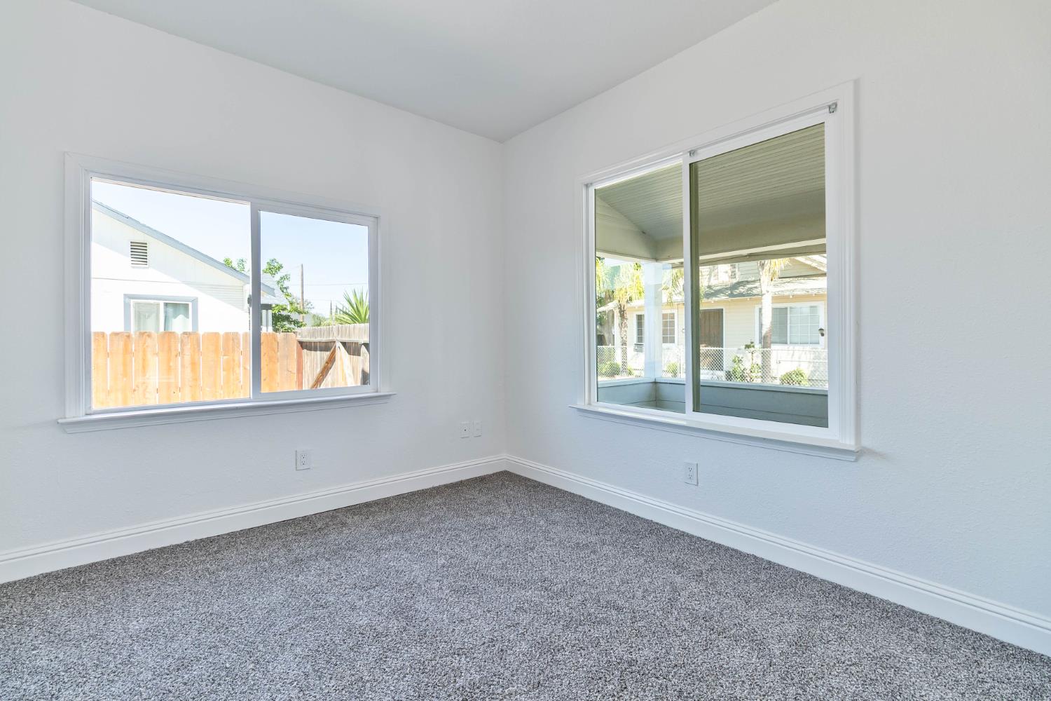 272 Pleasant St, Lindsay, CA 93247