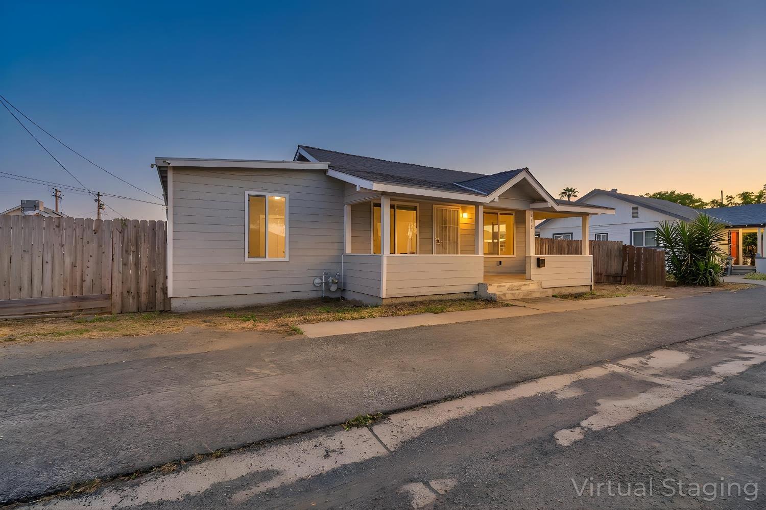 272 Pleasant St, Lindsay, CA 93247