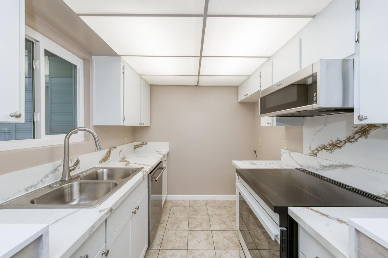 5118 E Ashlan Ave #102, Fresno, CA 93727