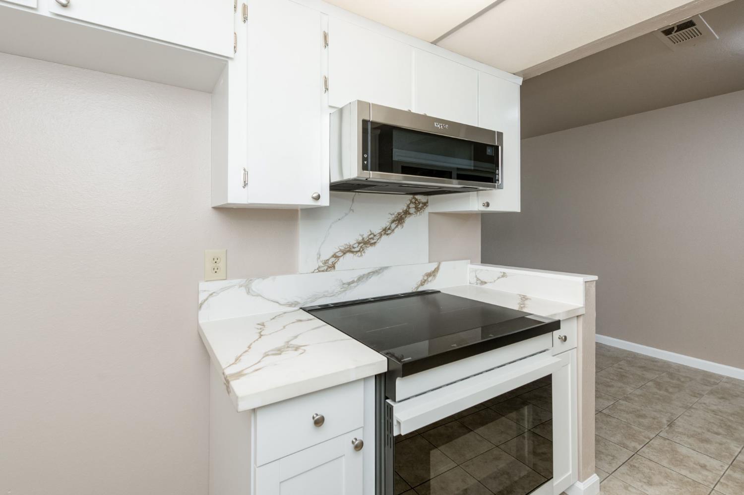 5118 E Ashlan Ave #102, Fresno, CA 93727