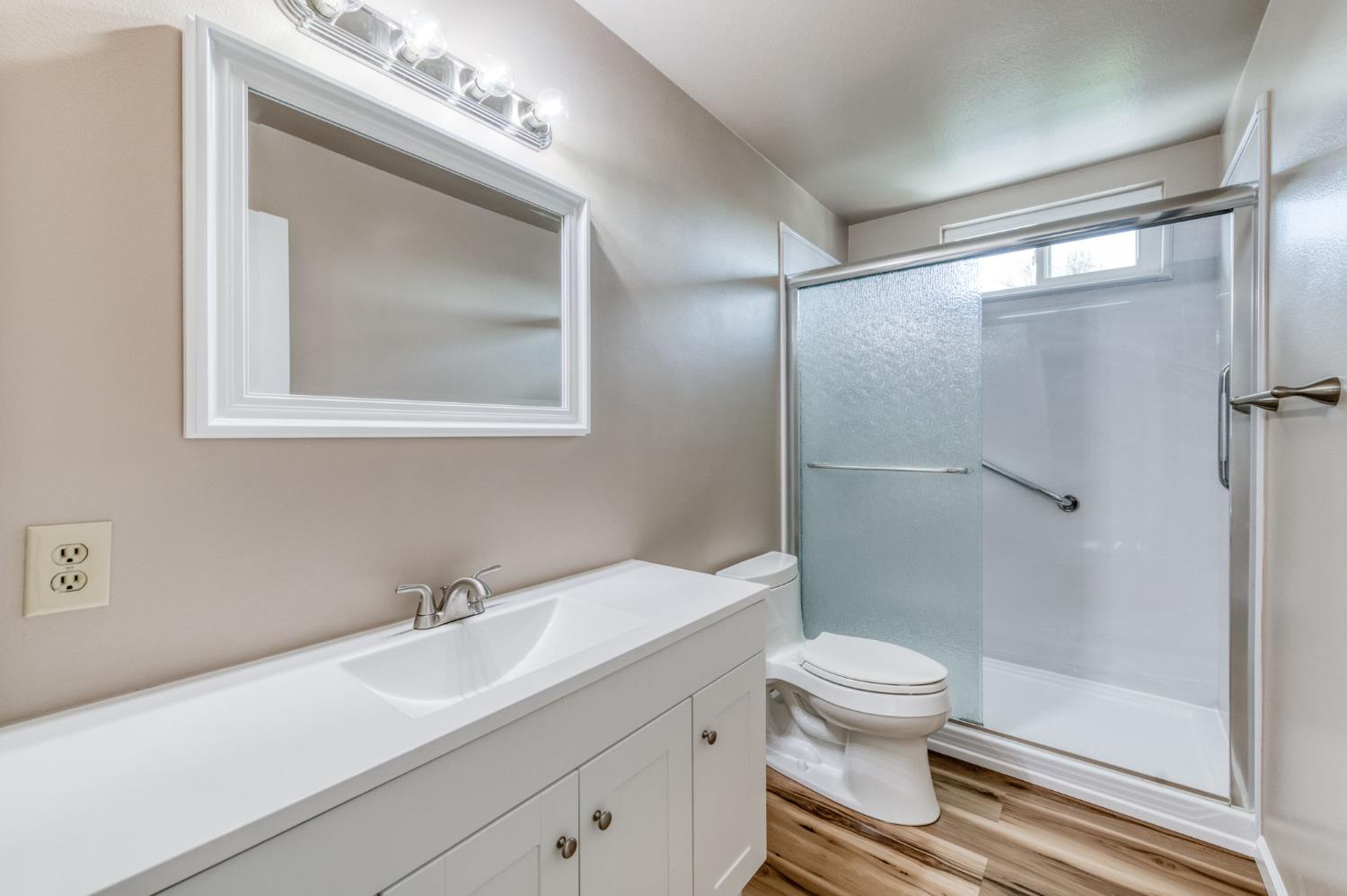 5118 E Ashlan Ave #102, Fresno, CA 93727