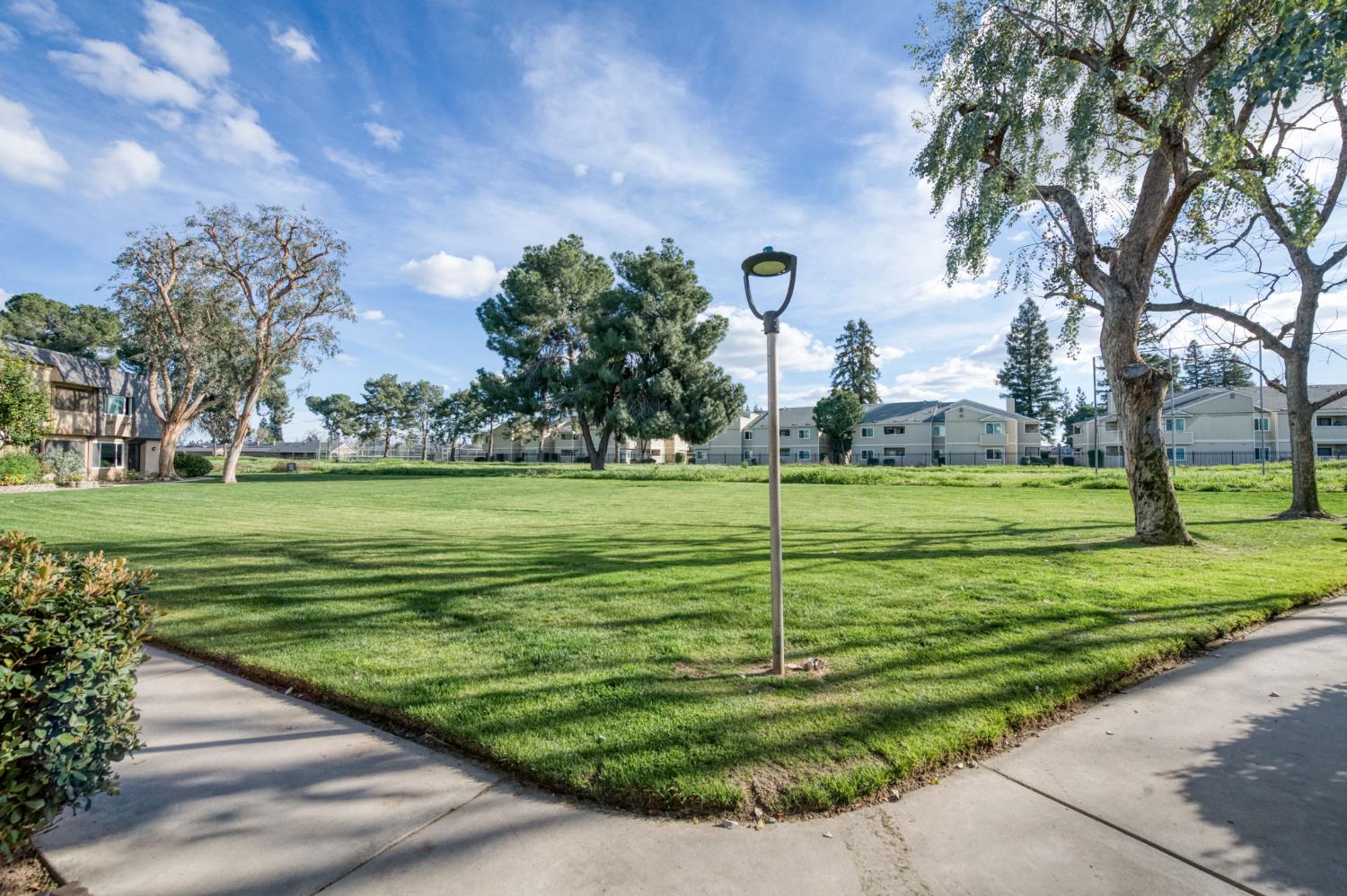 5118 E Ashlan Ave #102, Fresno, CA 93727