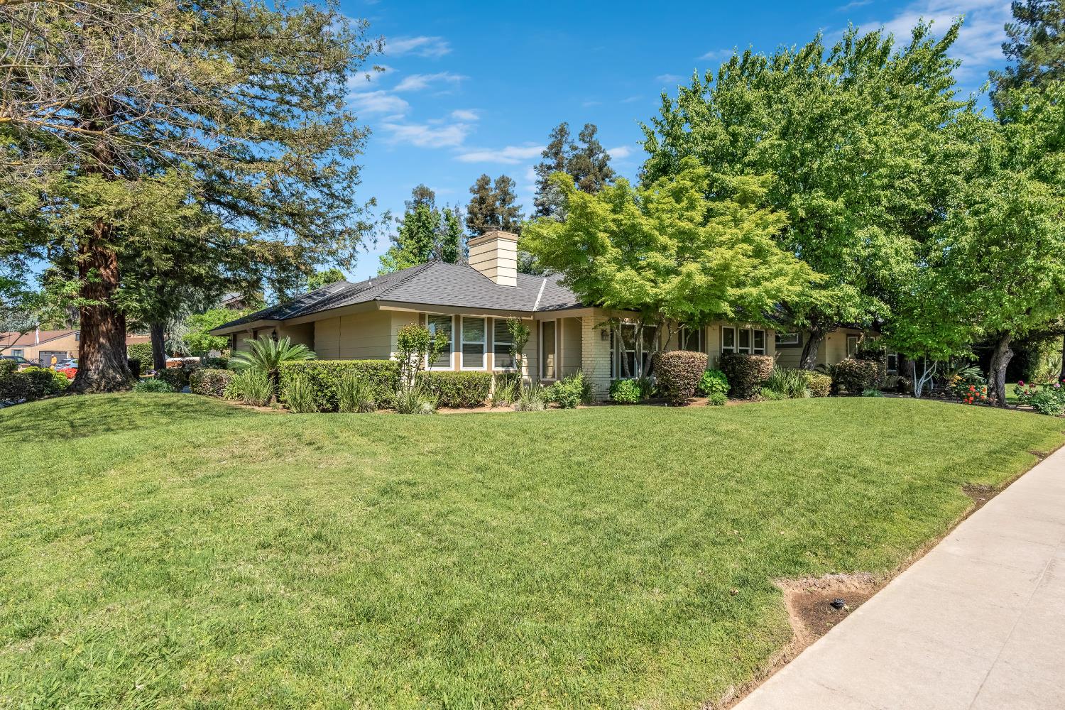 674 E Cole Ave, Fresno, CA 93720