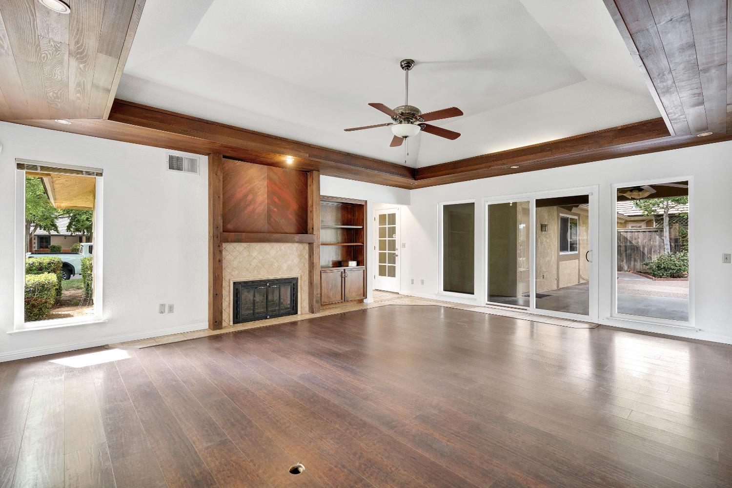 674 E Cole Ave, Fresno, CA 93720