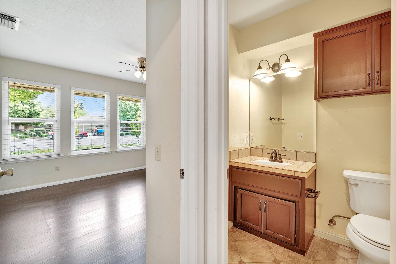 674 E Cole Ave, Fresno, CA 93720