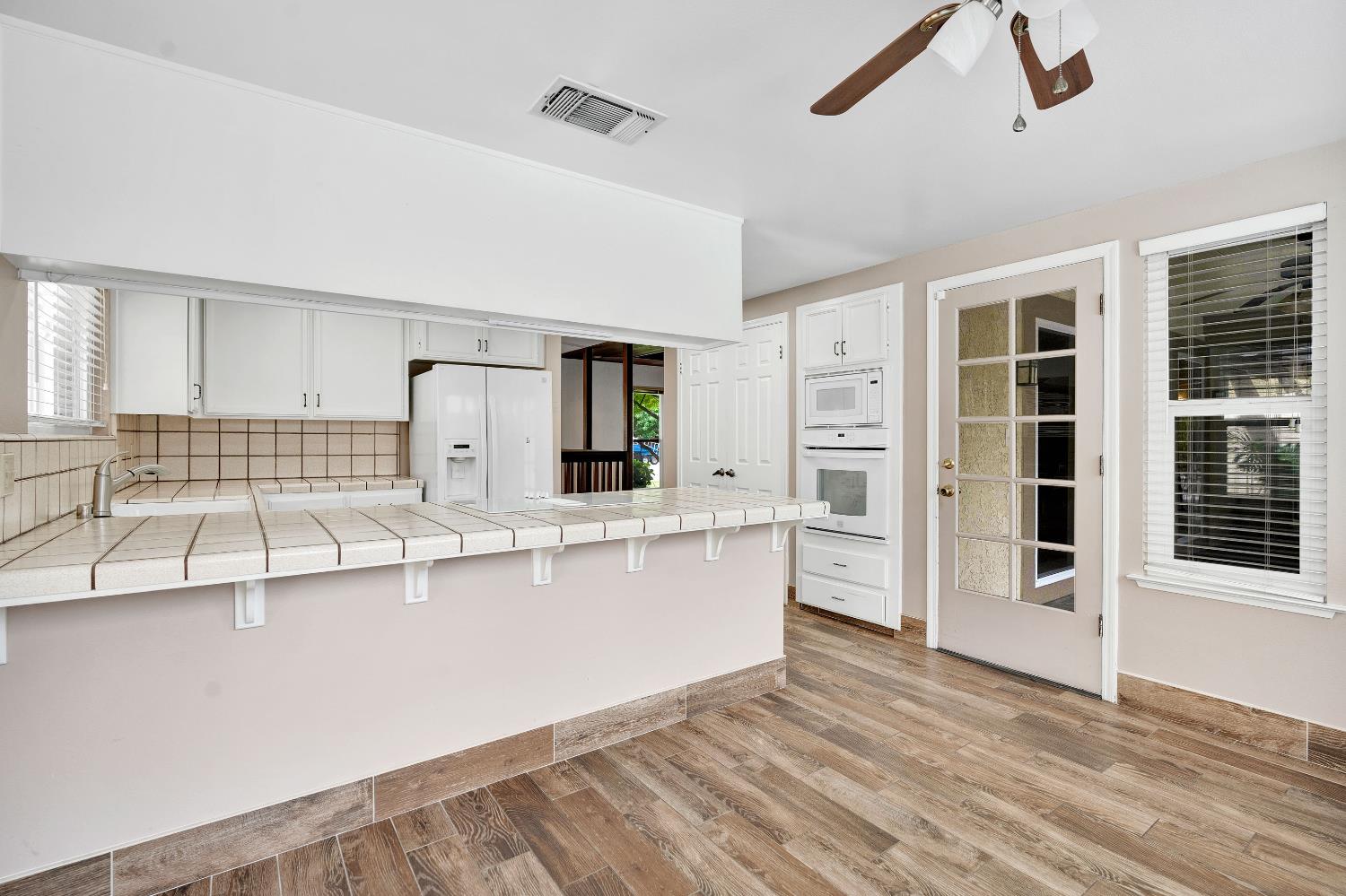 674 E Cole Ave, Fresno, CA 93720