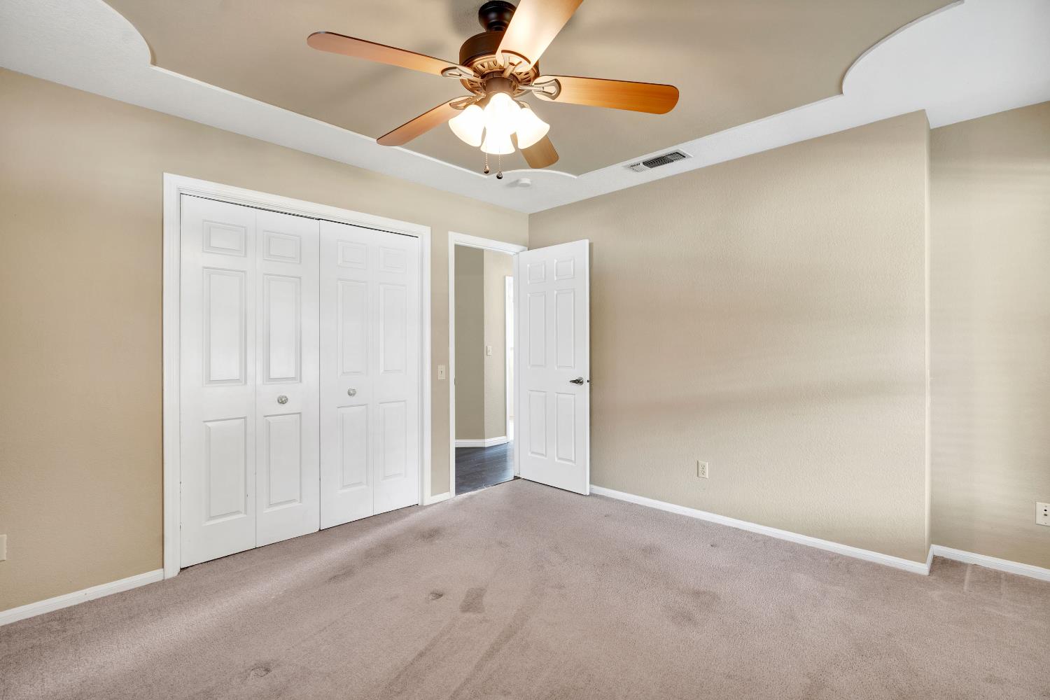 674 E Cole Ave, Fresno, CA 93720