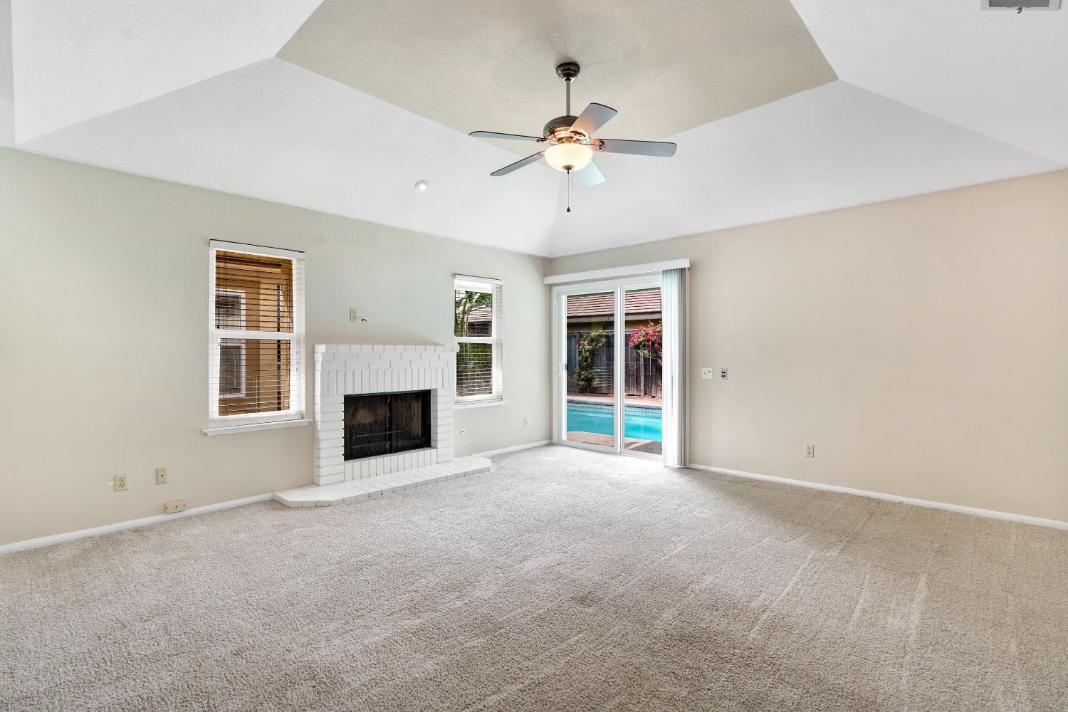 674 E Cole Ave, Fresno, CA 93720