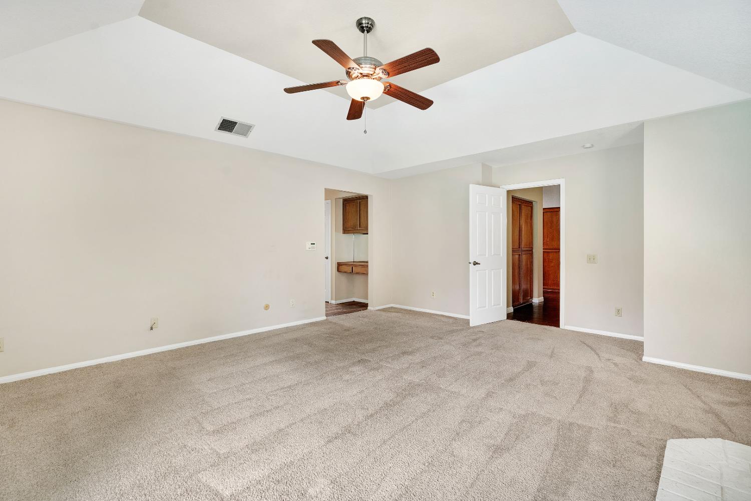 674 E Cole Ave, Fresno, CA 93720