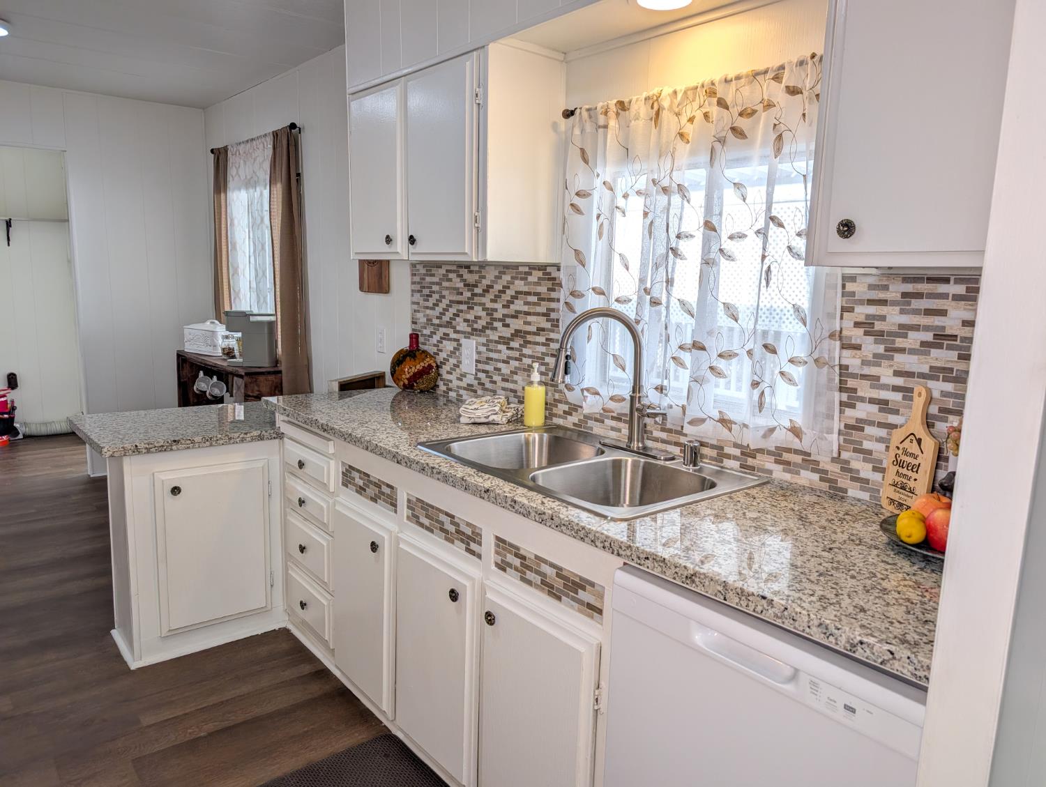 1001 Sylmar #30, Clovis, CA 93612