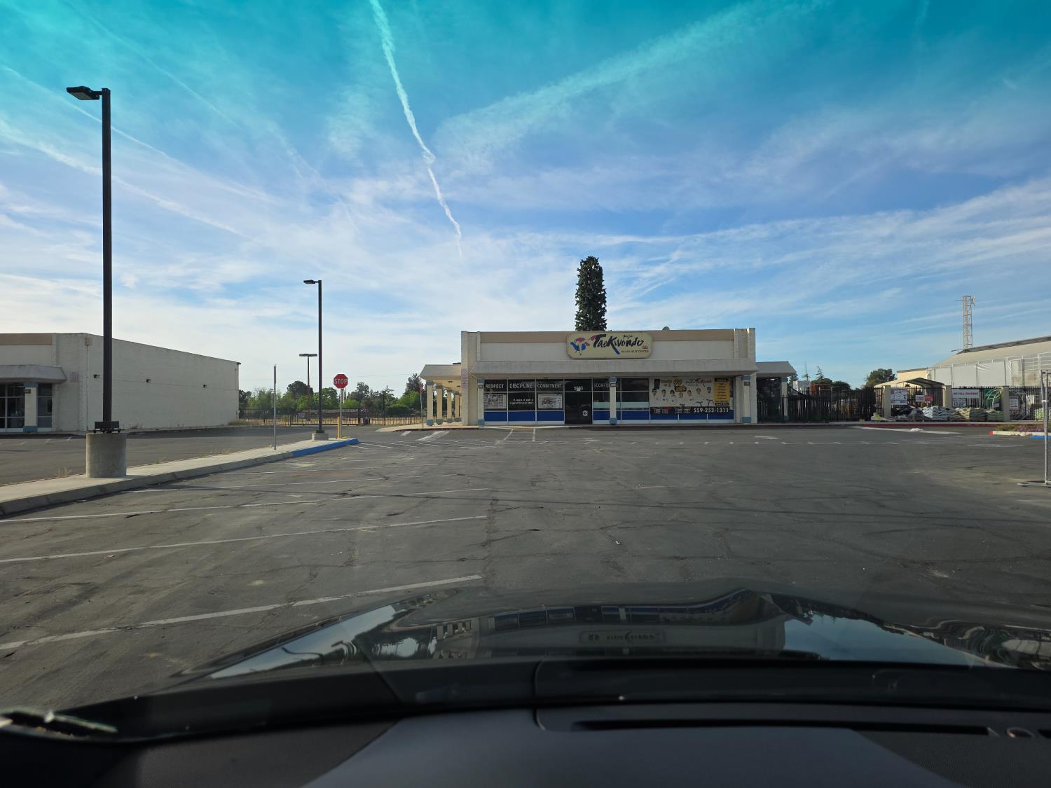 5710 E Kings Canyon Rd, Fresno, CA 93727