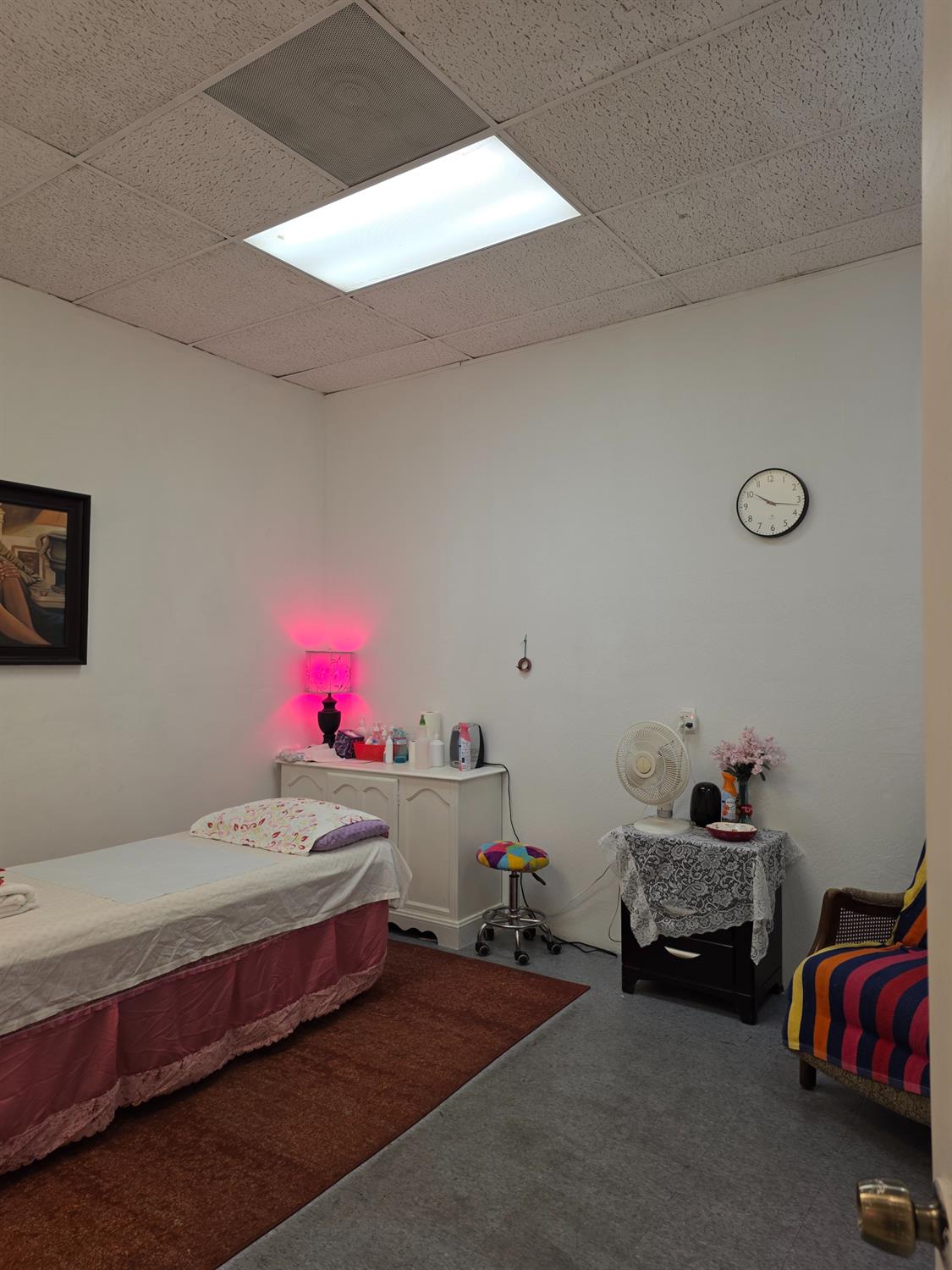 5710 E Kings Canyon Rd, Fresno, CA 93727