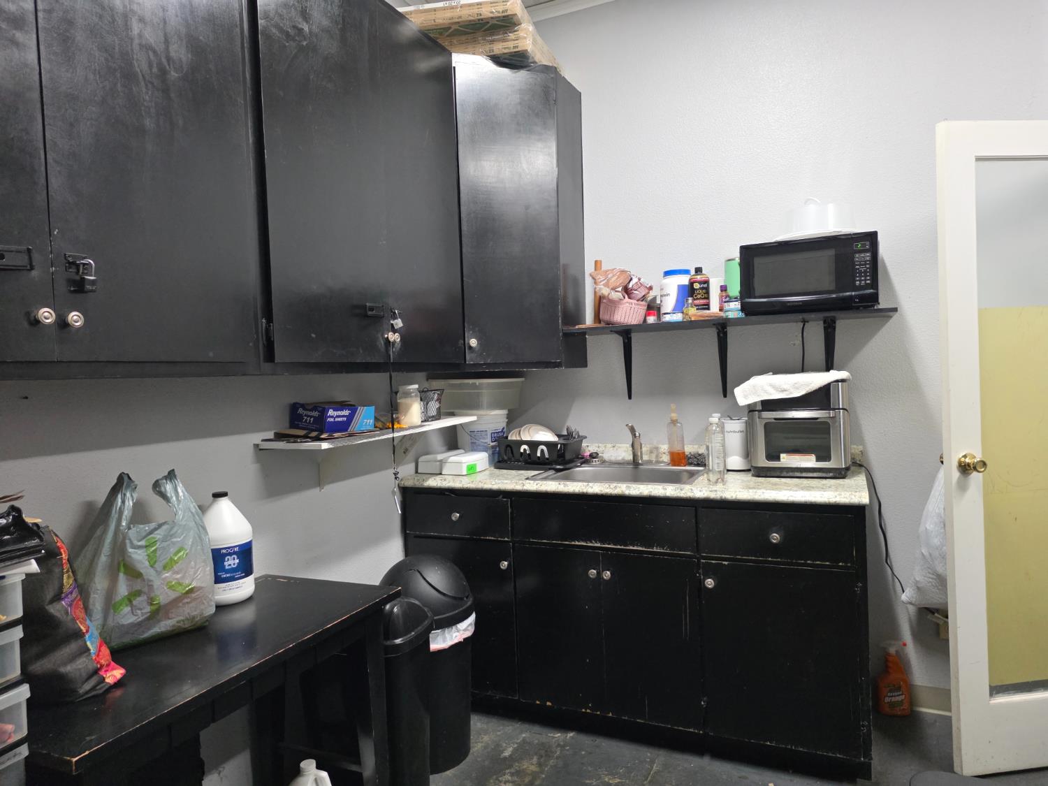 5710 E Kings Canyon Rd, Fresno, CA 93727