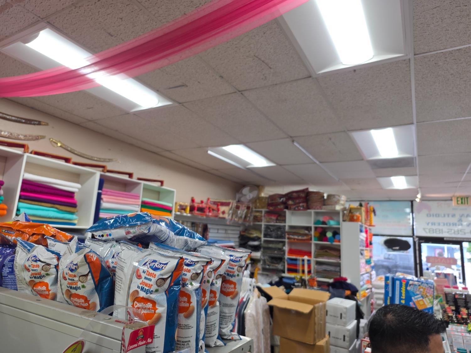 5710 E Kings Canyon Rd, Fresno, CA 93727