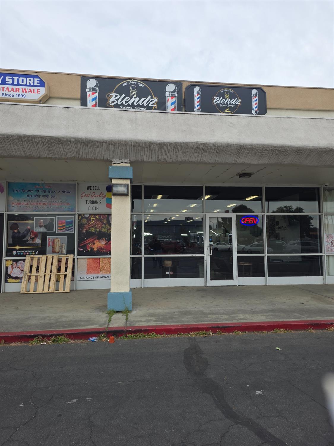 5710 E Kings Canyon Rd, Fresno, CA 93727