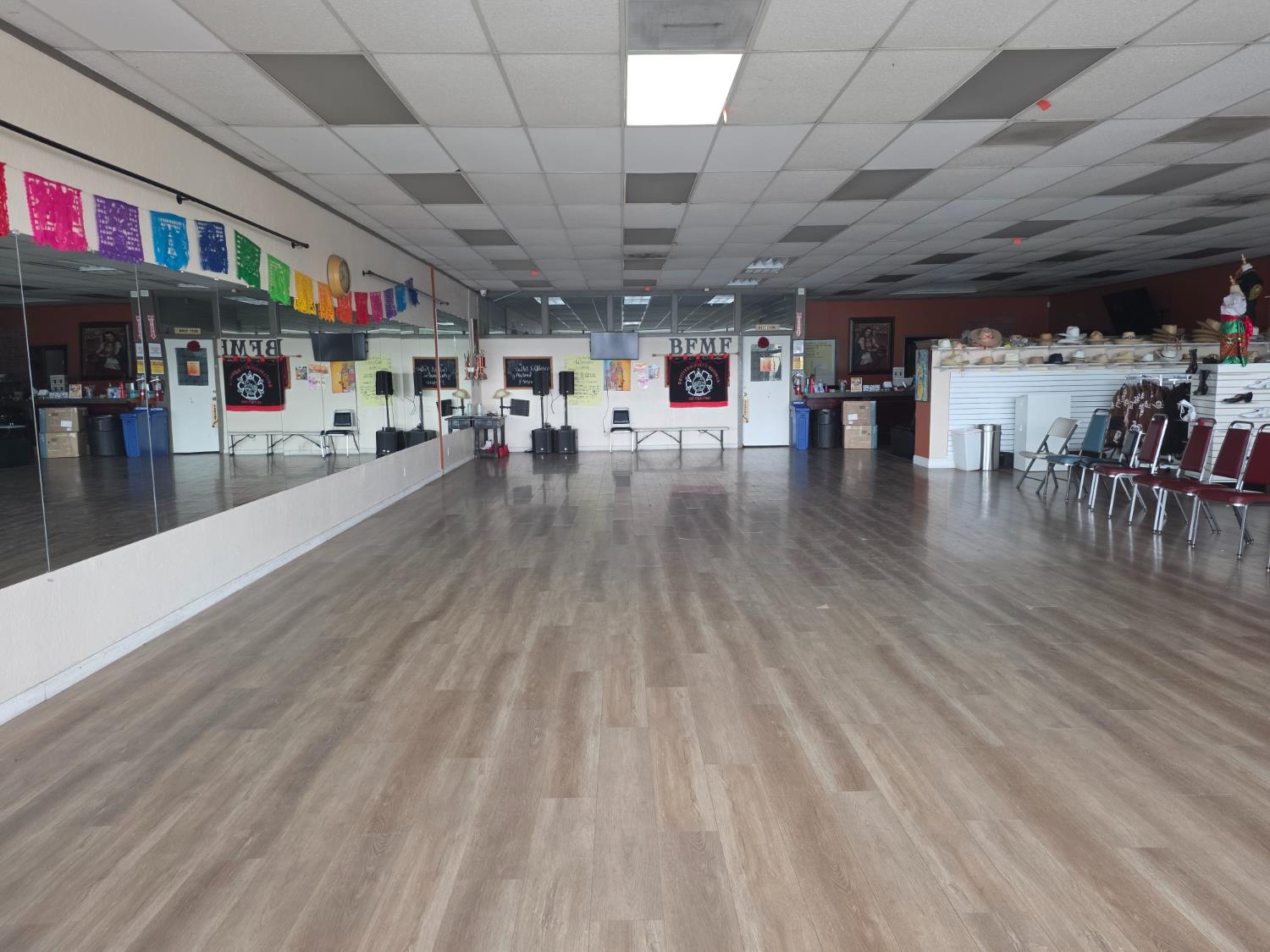 5710 E Kings Canyon Rd, Fresno, CA 93727