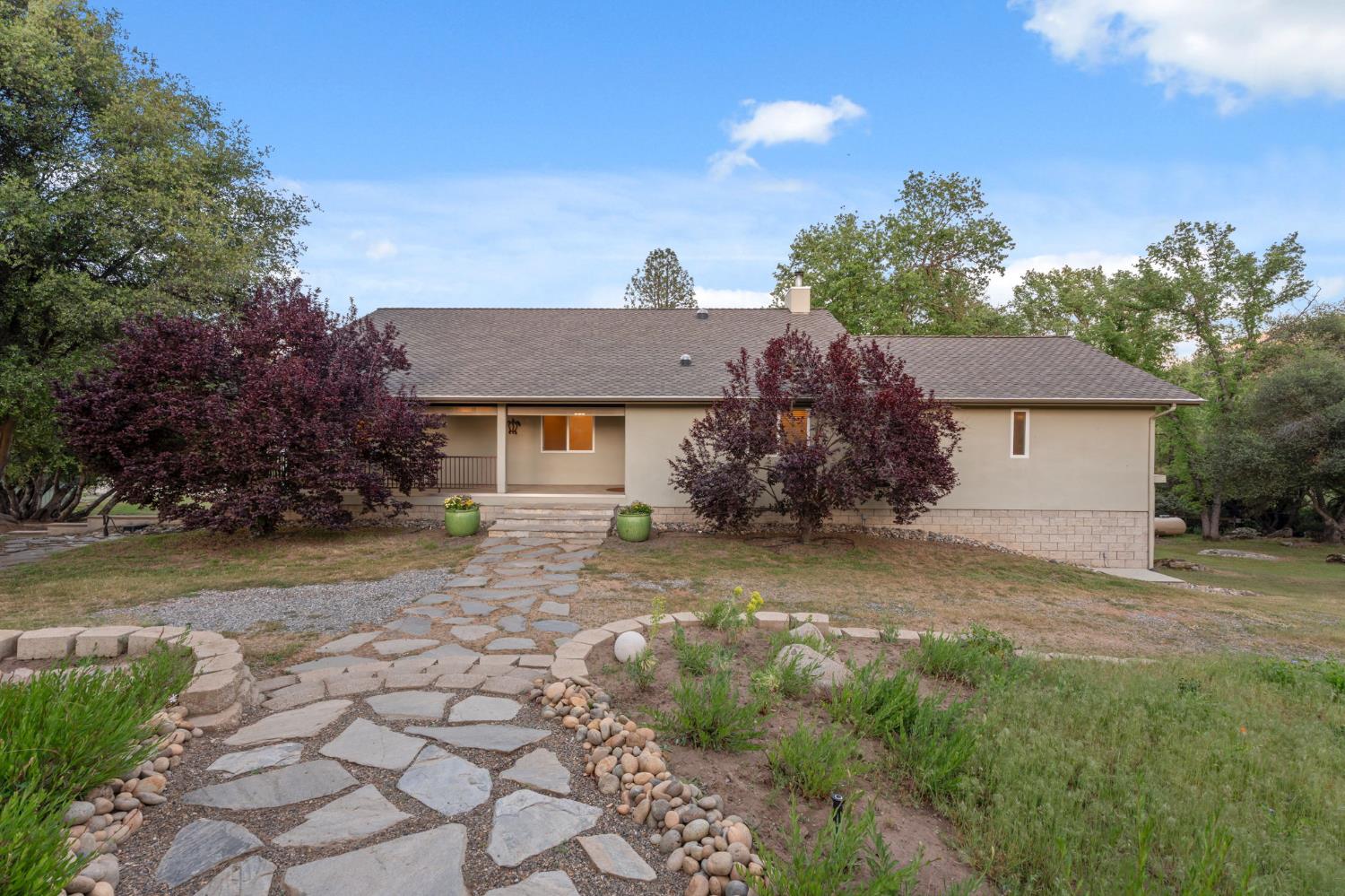 45012 Mockingbird Ln, Oakhurst, CA 93644