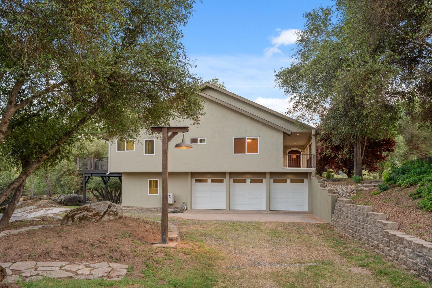 45012 Mockingbird Ln, Oakhurst, CA 93644
