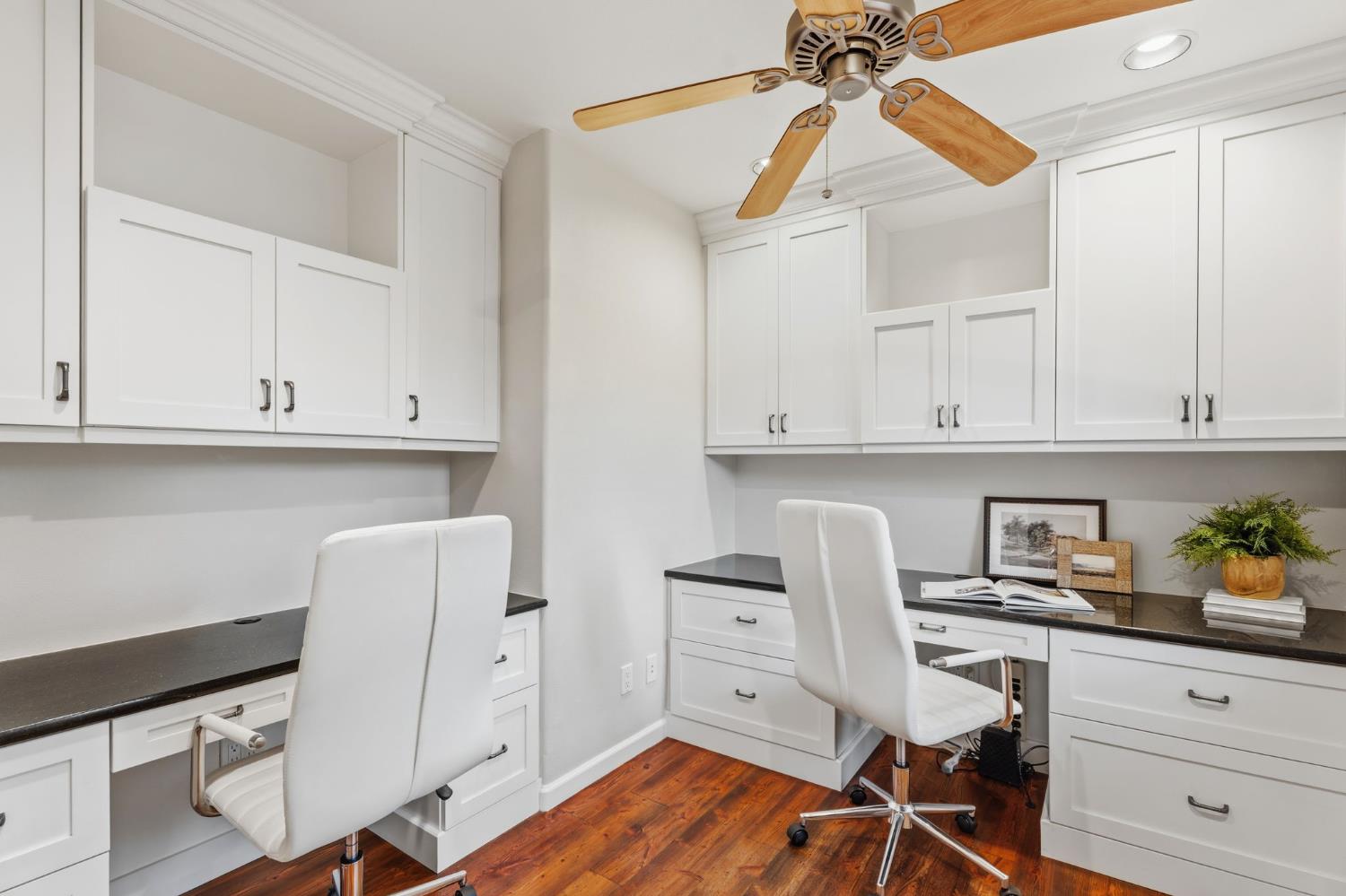 45012 Mockingbird Ln, Oakhurst, CA 93644