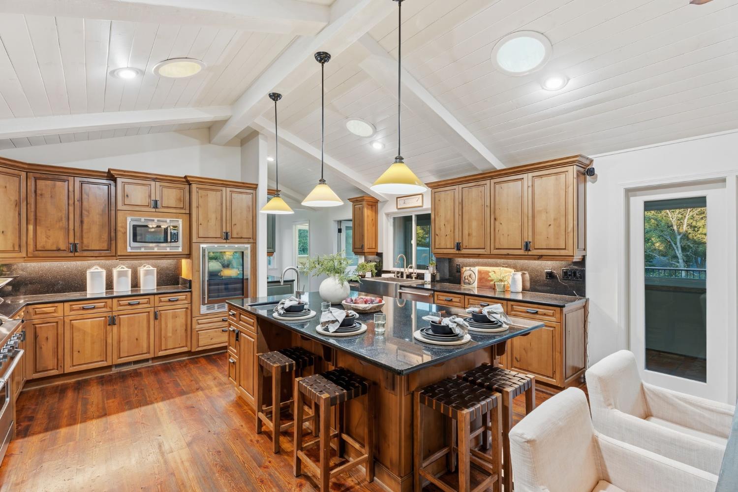 45012 Mockingbird Ln, Oakhurst, CA 93644