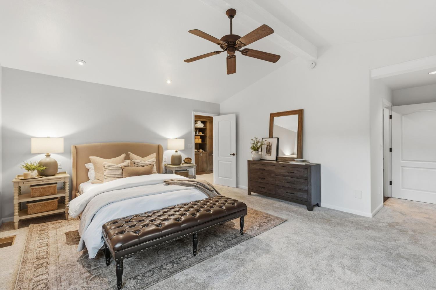 45012 Mockingbird Ln, Oakhurst, CA 93644