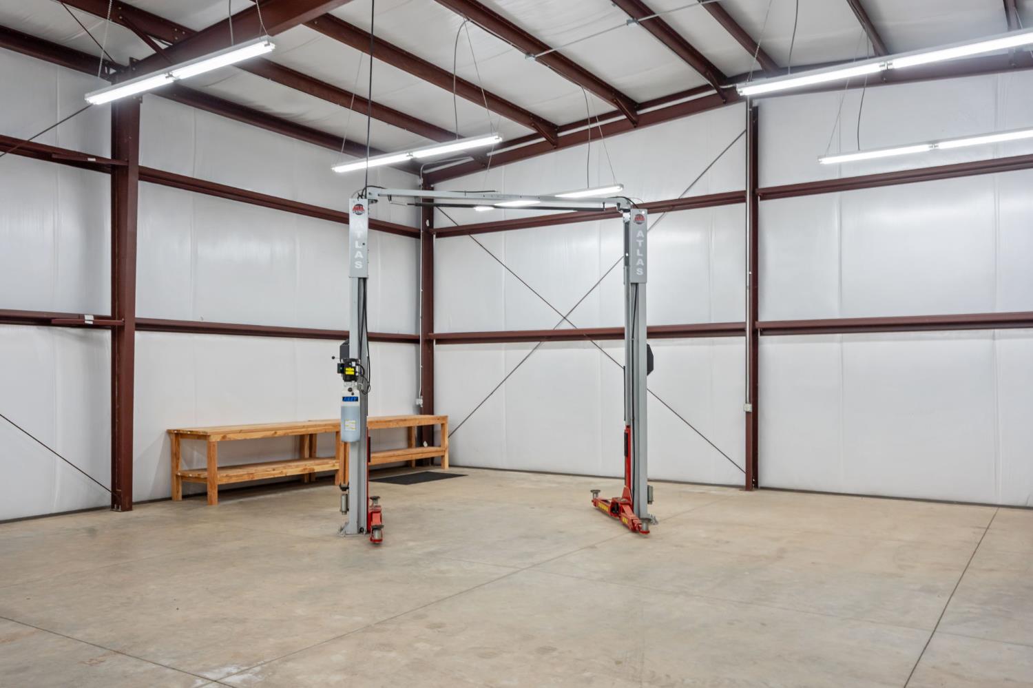 45012 Mockingbird Ln, Oakhurst, CA 93644