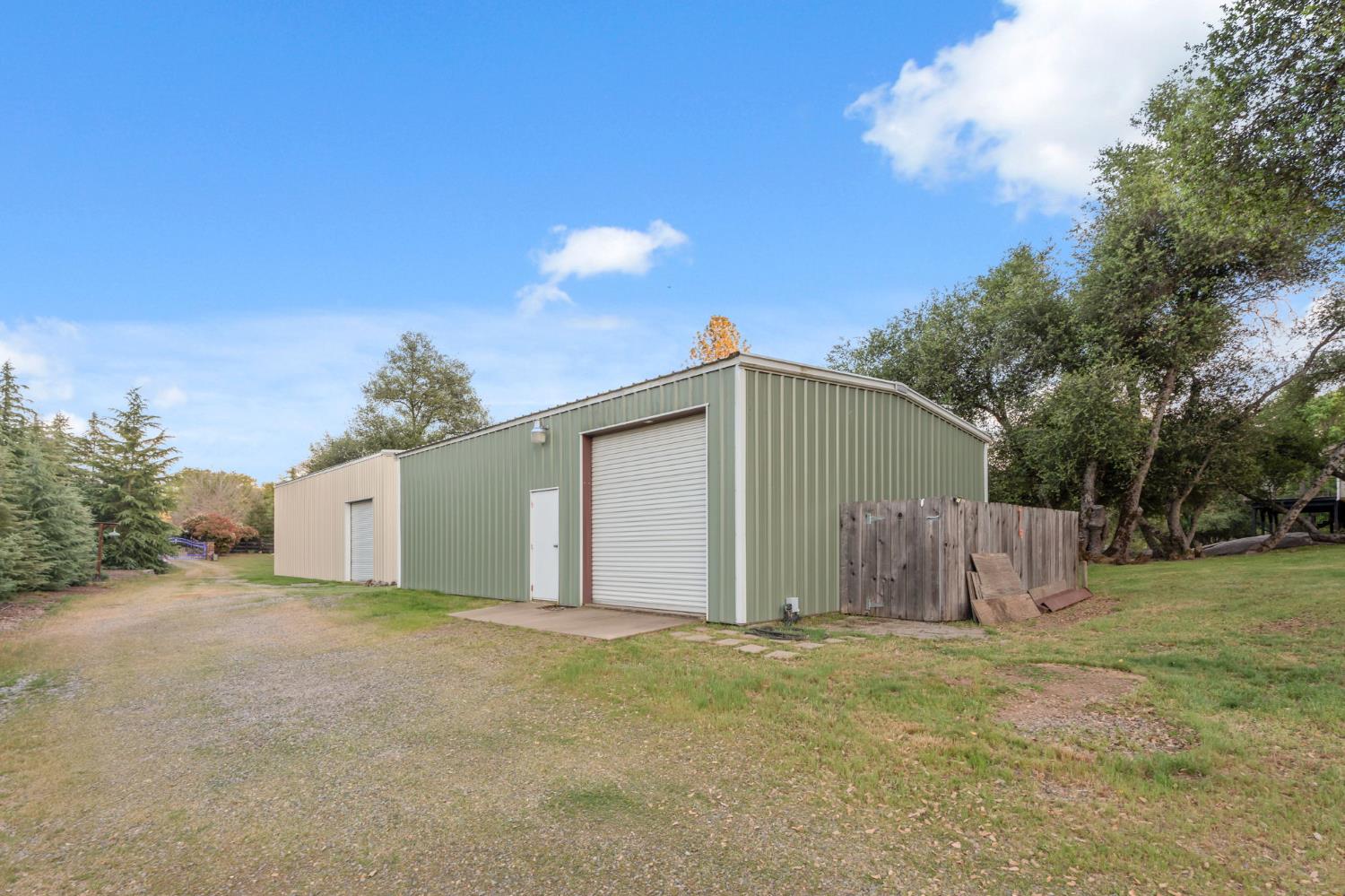 45012 Mockingbird Ln, Oakhurst, CA 93644