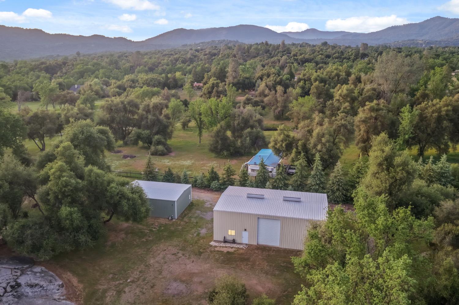 45012 Mockingbird Ln, Oakhurst, CA 93644