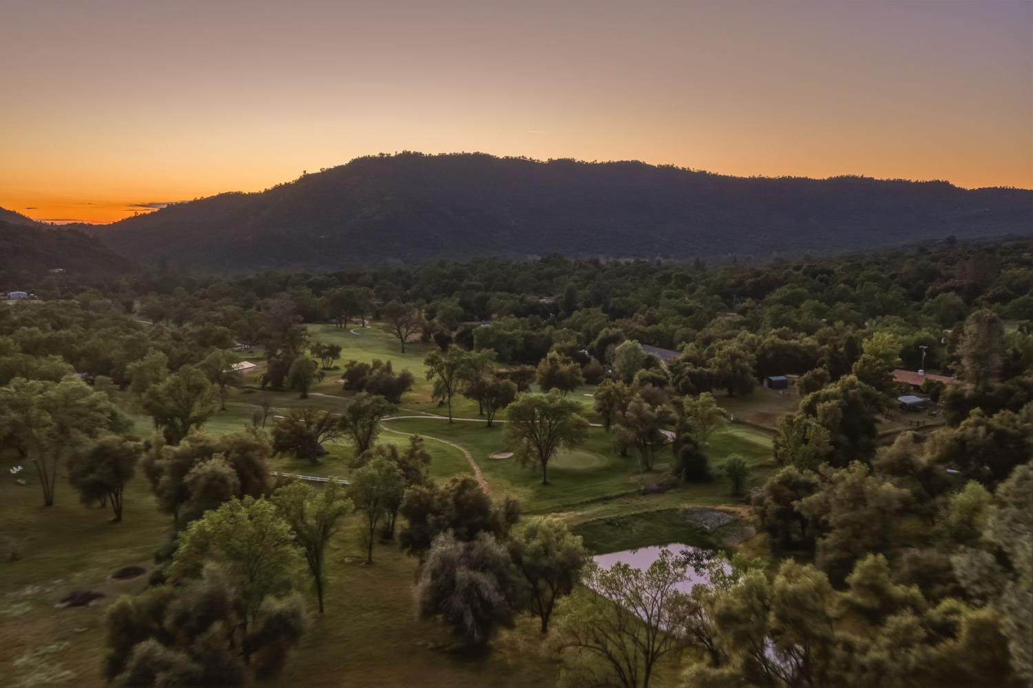 45012 Mockingbird Ln, Oakhurst, CA 93644