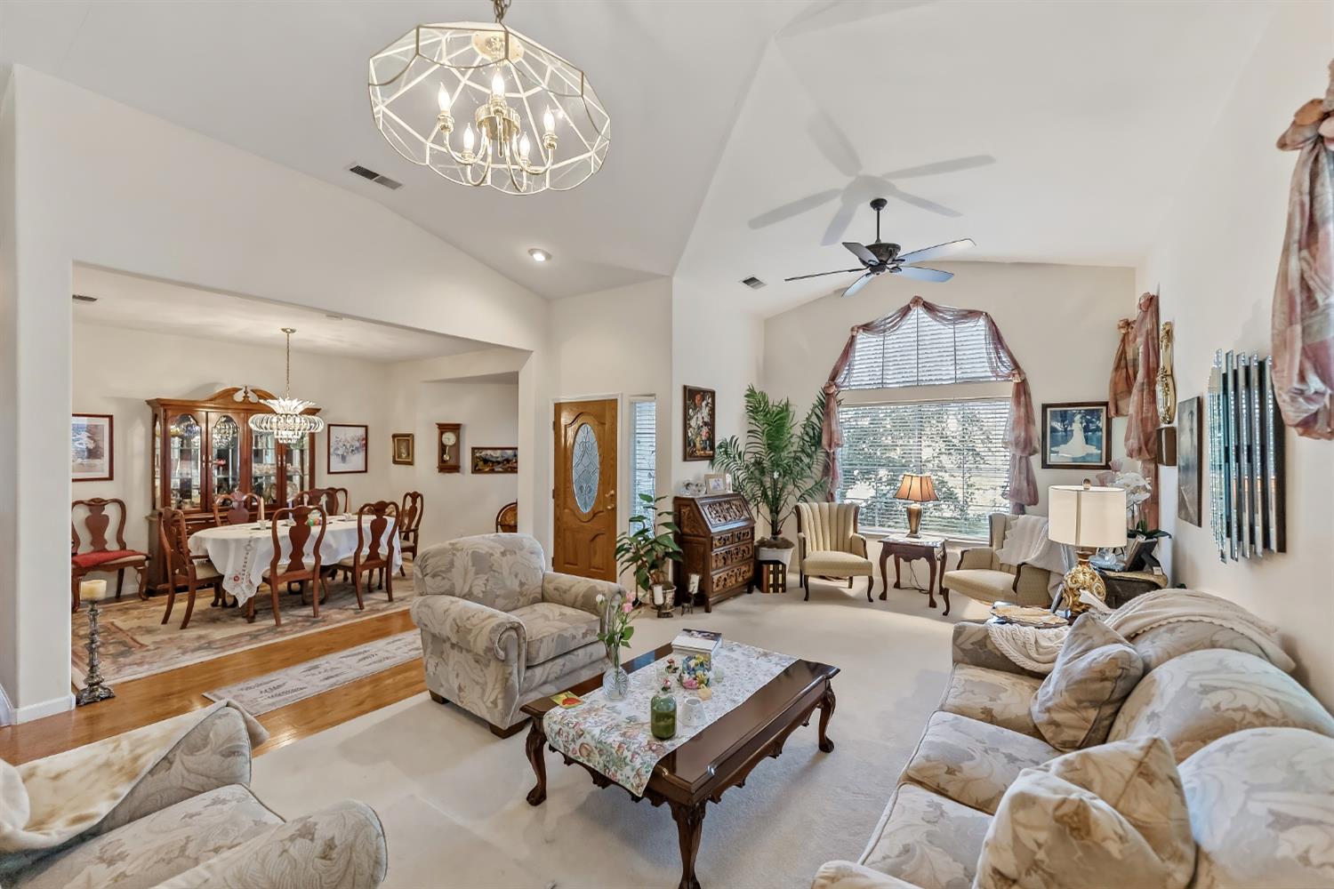 8613 N Whitney Ave, Fresno, CA 93720