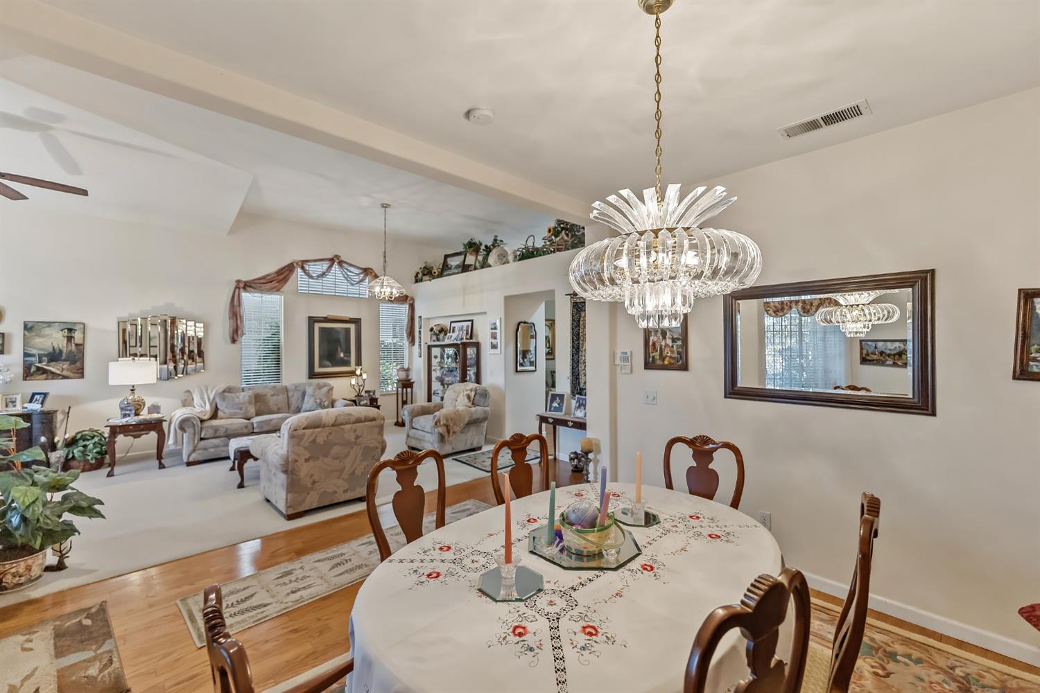 8613 N Whitney Ave, Fresno, CA 93720