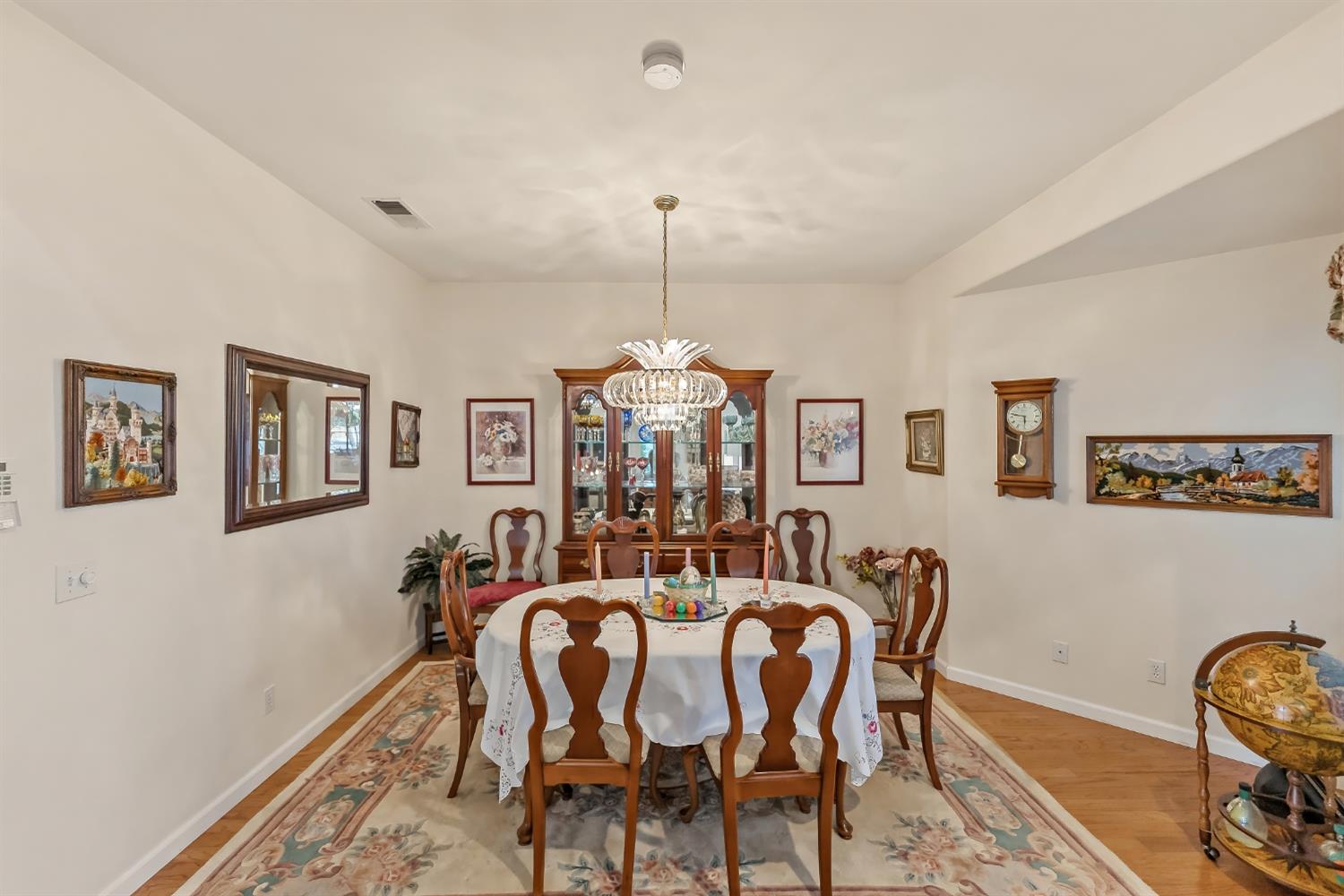 8613 N Whitney Ave, Fresno, CA 93720