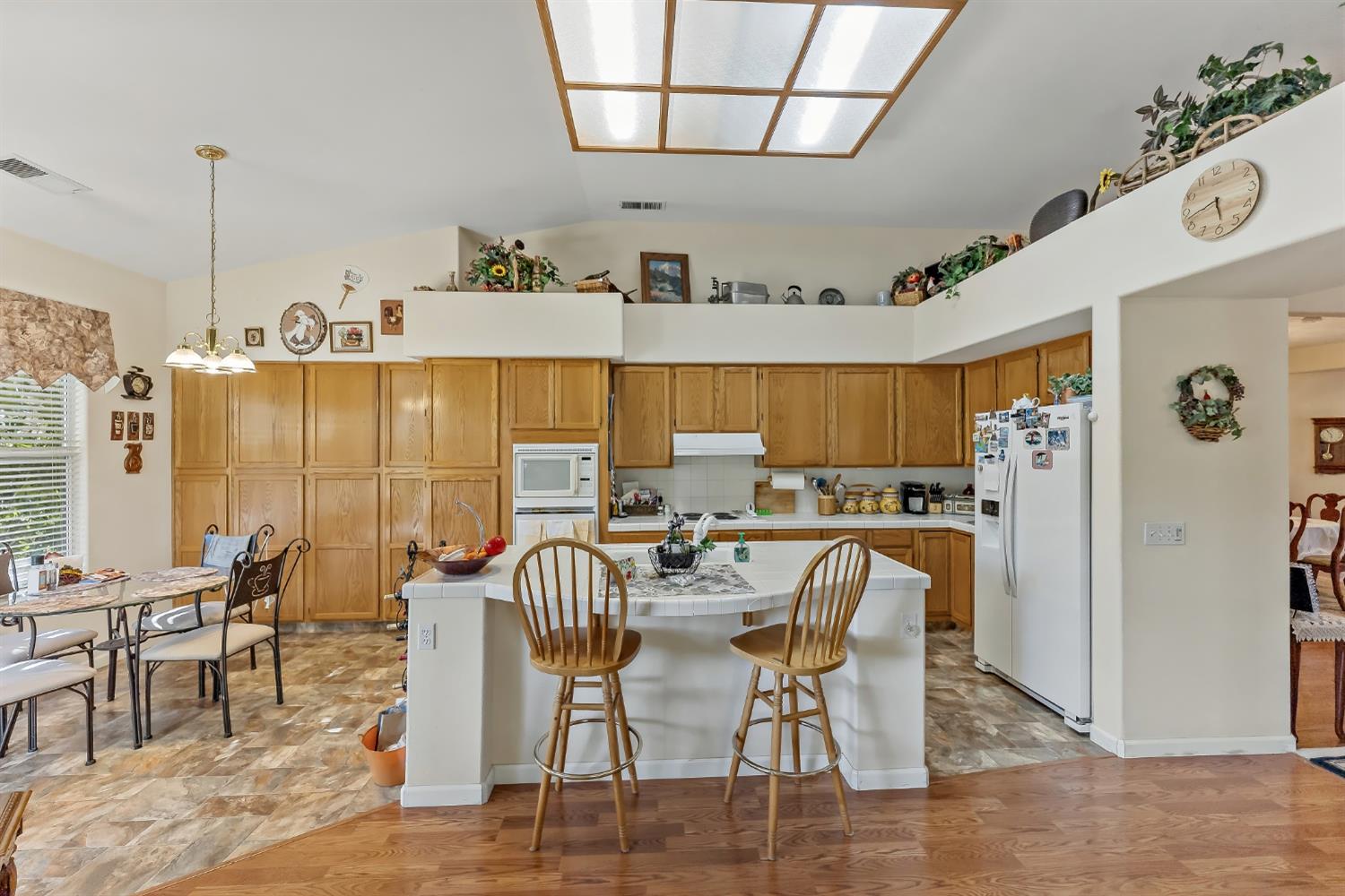 8613 N Whitney Ave, Fresno, CA 93720