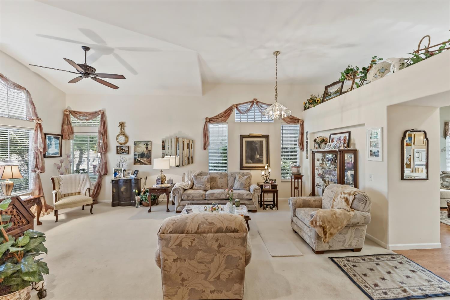 8613 N Whitney Ave, Fresno, CA 93720