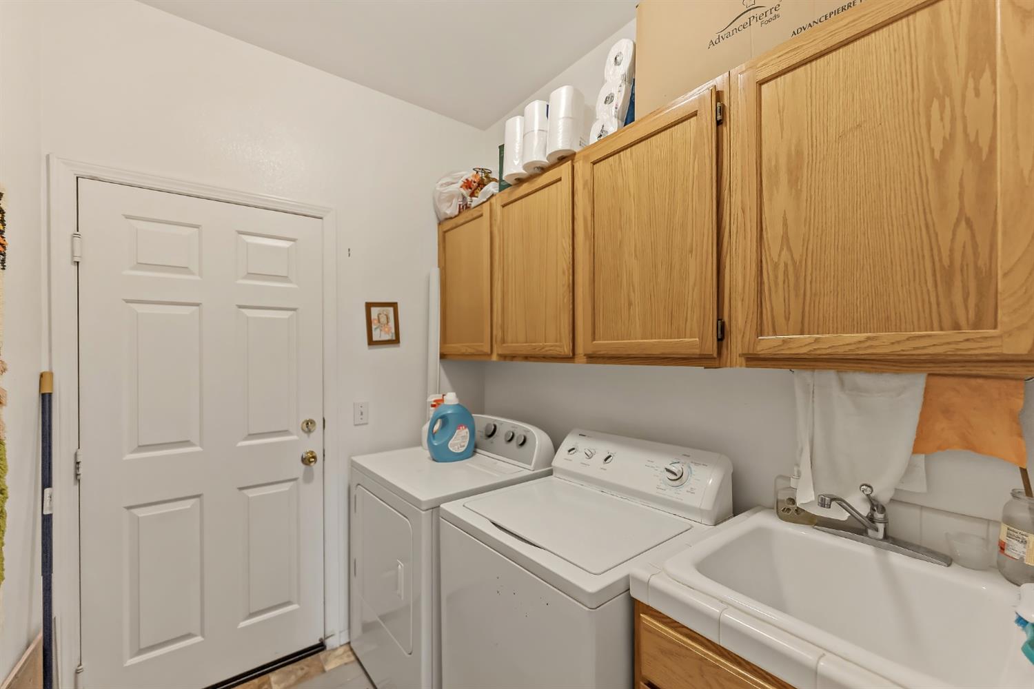 8613 N Whitney Ave, Fresno, CA 93720