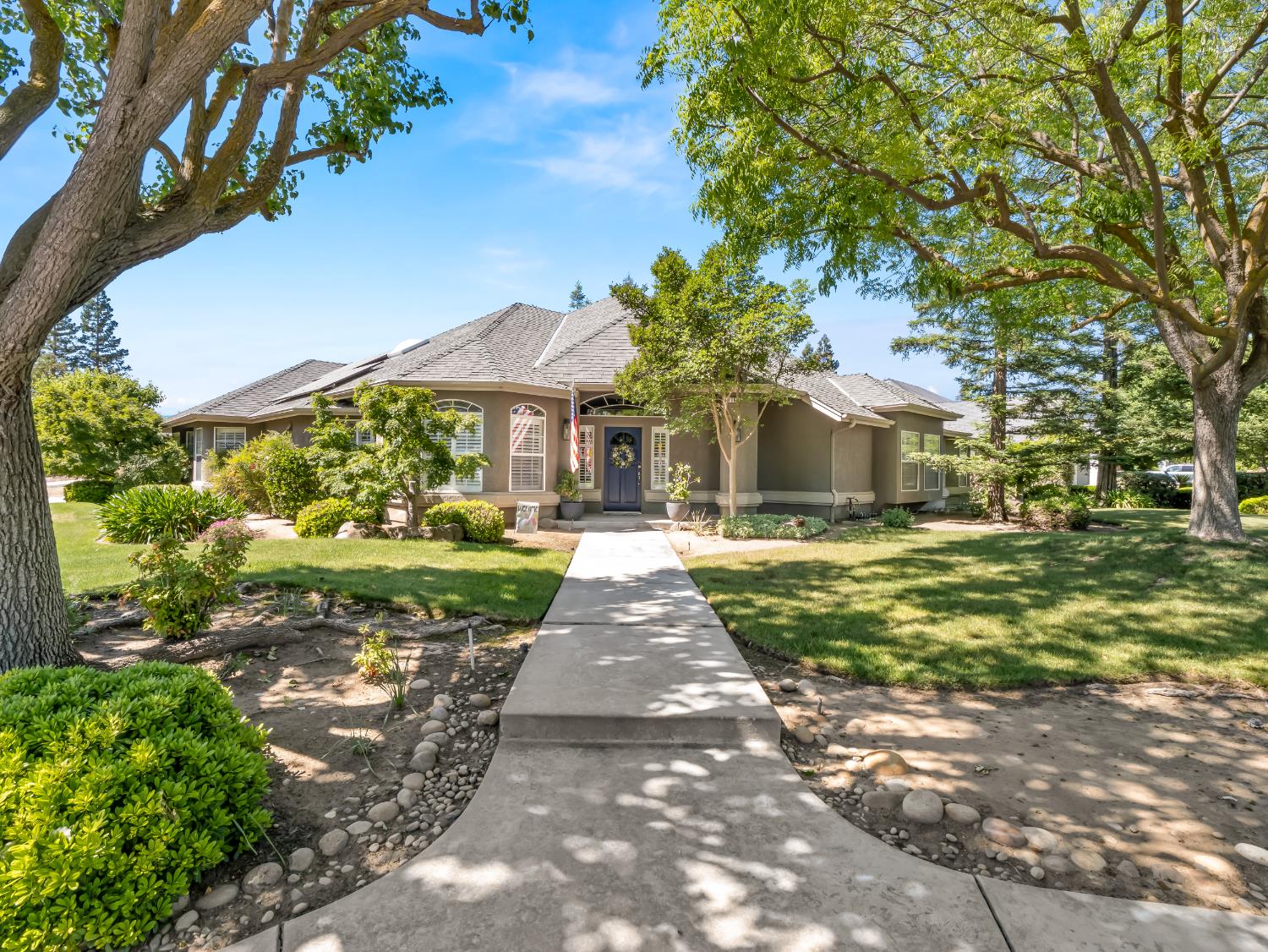 2690 Joshua Ave, Clovis, CA 93611