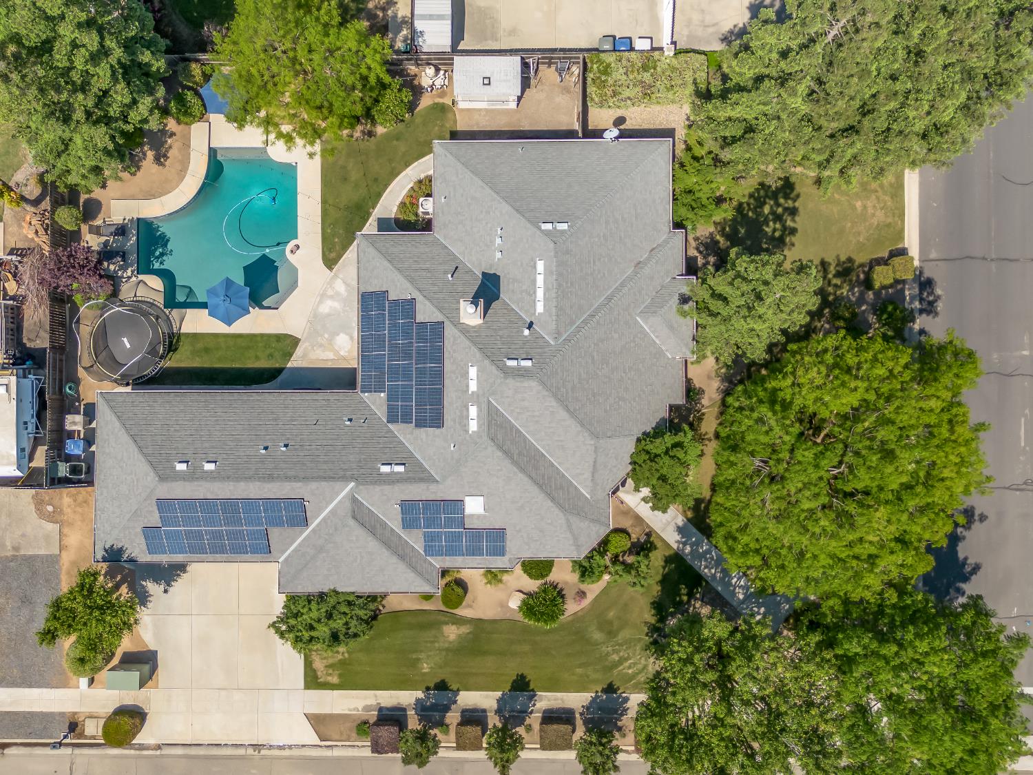 2690 Joshua Ave, Clovis, CA 93611