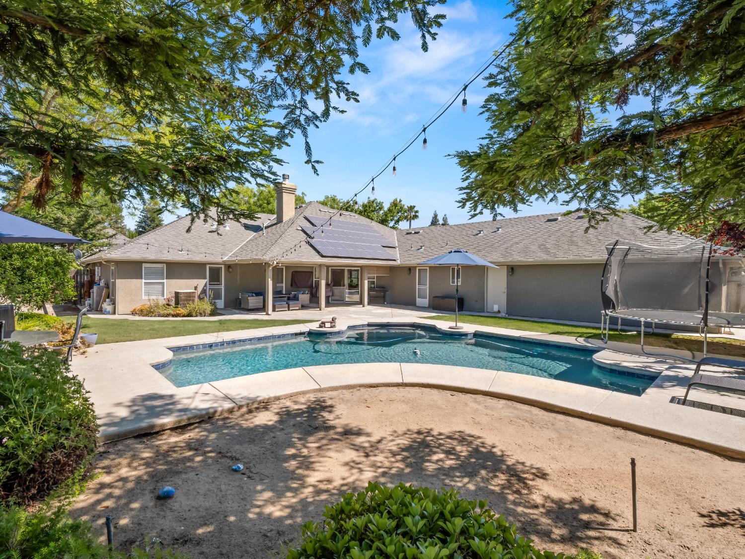 2690 Joshua Ave, Clovis, CA 93611