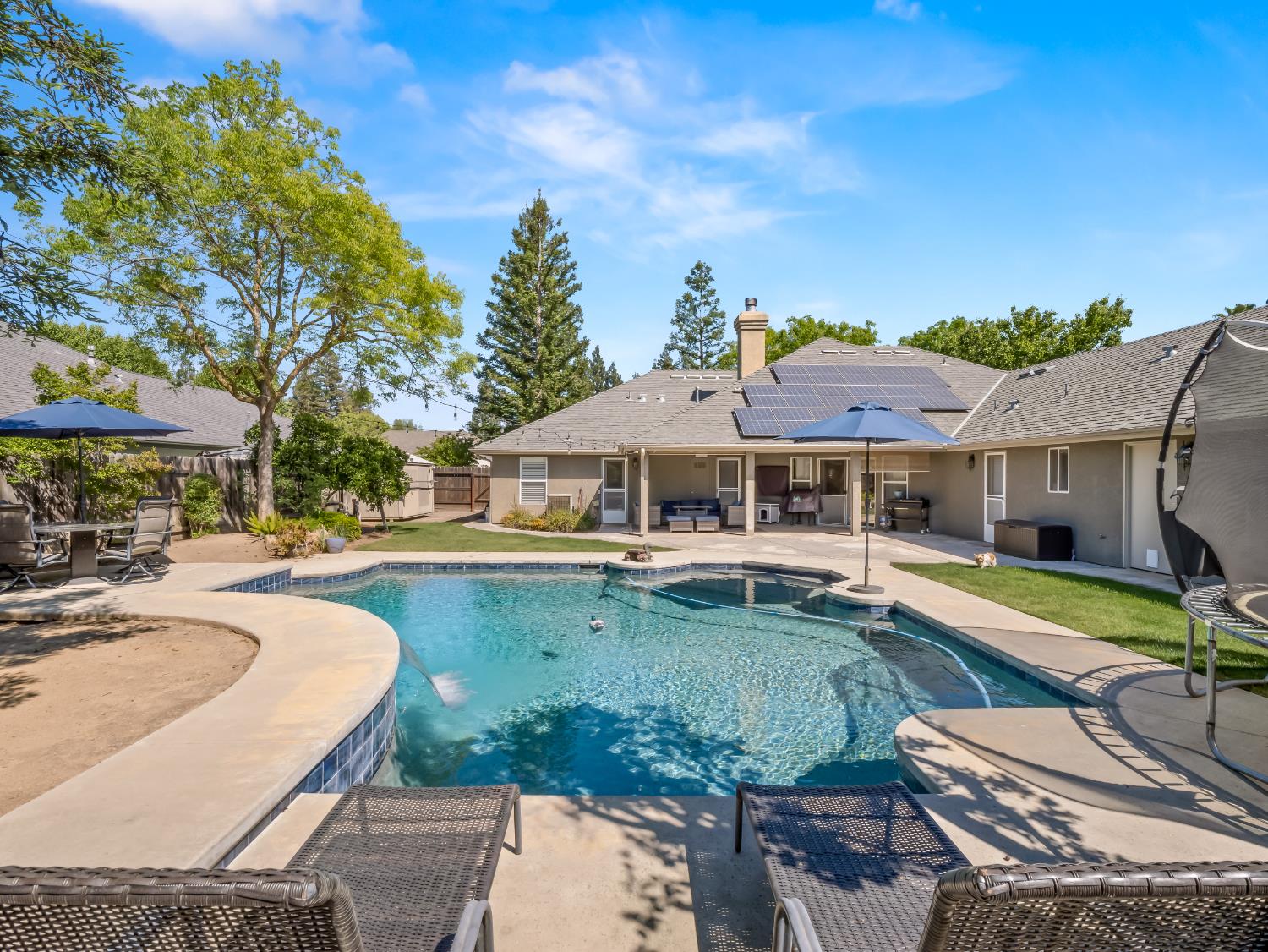 2690 Joshua Ave, Clovis, CA 93611