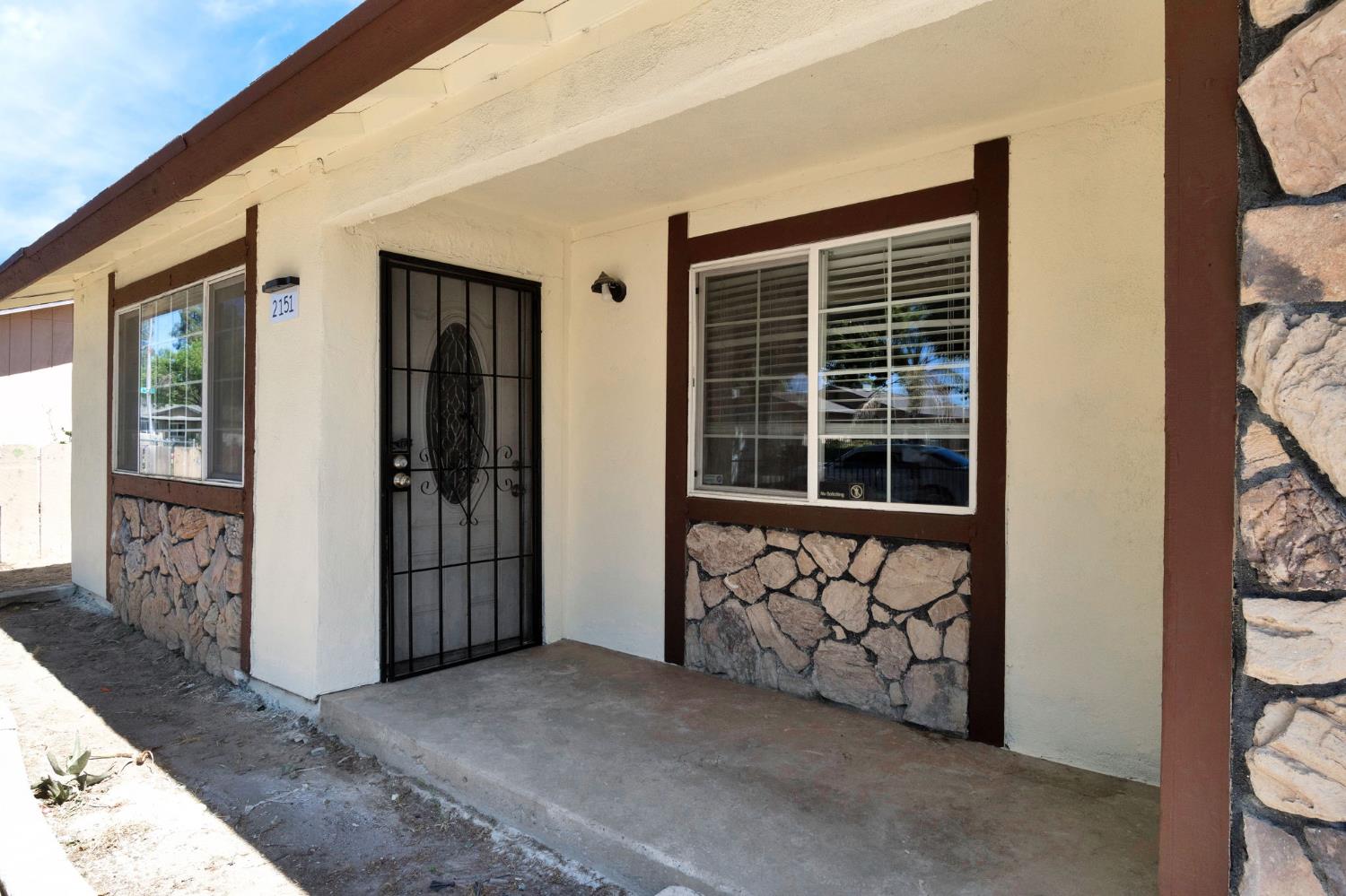 2151 S Bardell Ave, Fresno, CA 93706