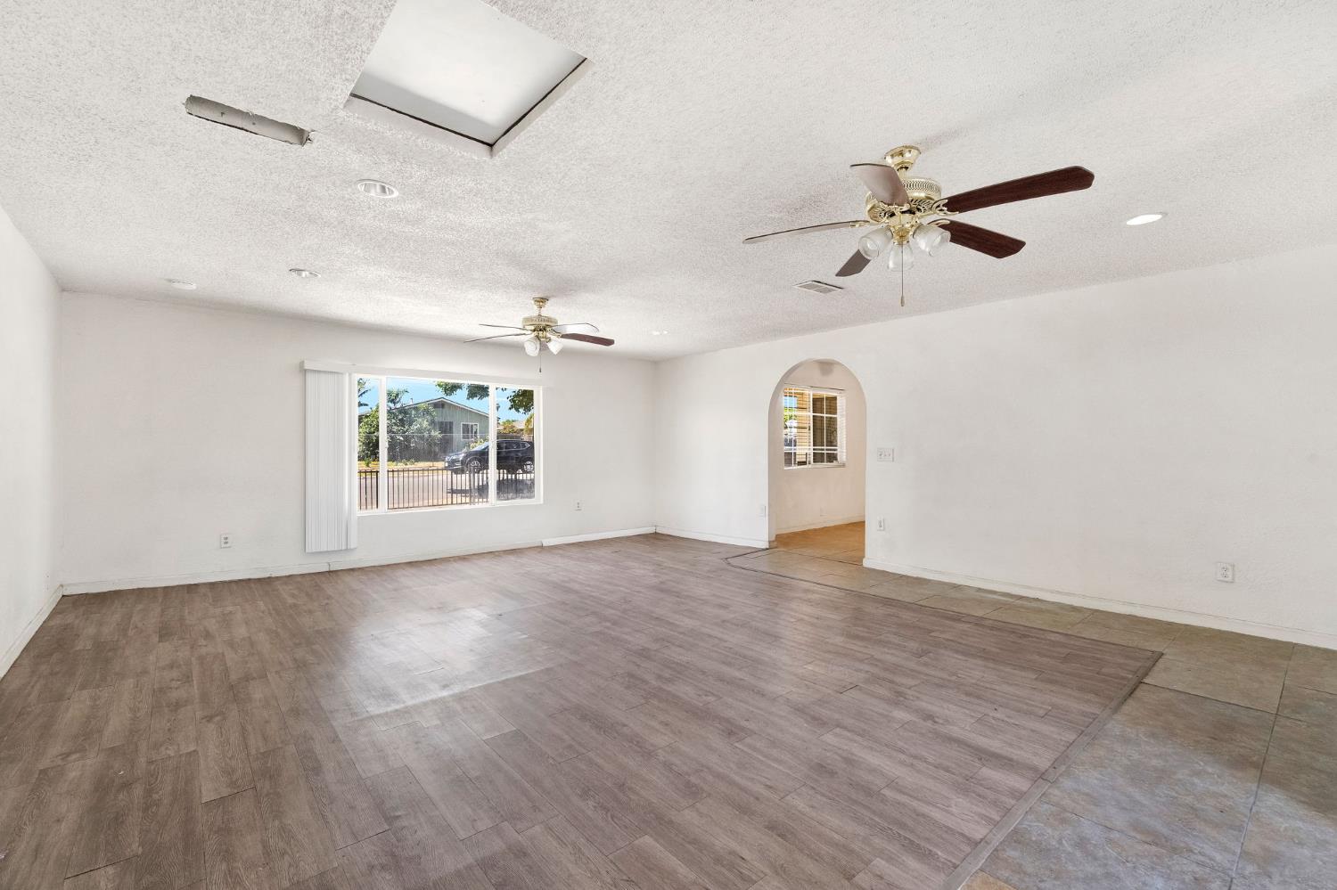 2151 S Bardell Ave, Fresno, CA 93706