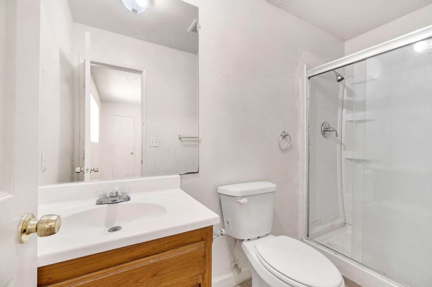 2151 S Bardell Ave, Fresno, CA 93706